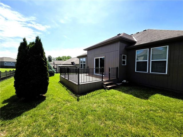 4817 SW Marguerite Street, Blue Springs, MO 64015
