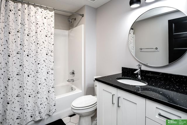 7267 N 172nd Street, Bennington, NE 68007