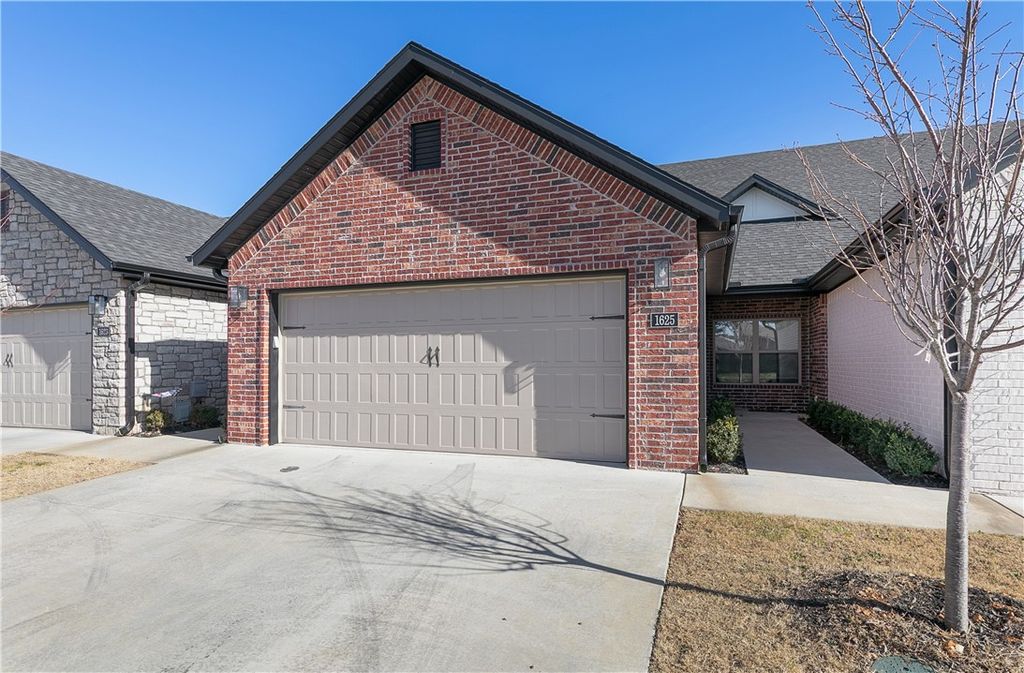 1625 17th Place, Rogers, AR 72758