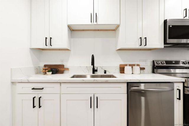 540 Oakdale Ln C, El Cajon, CA 92021