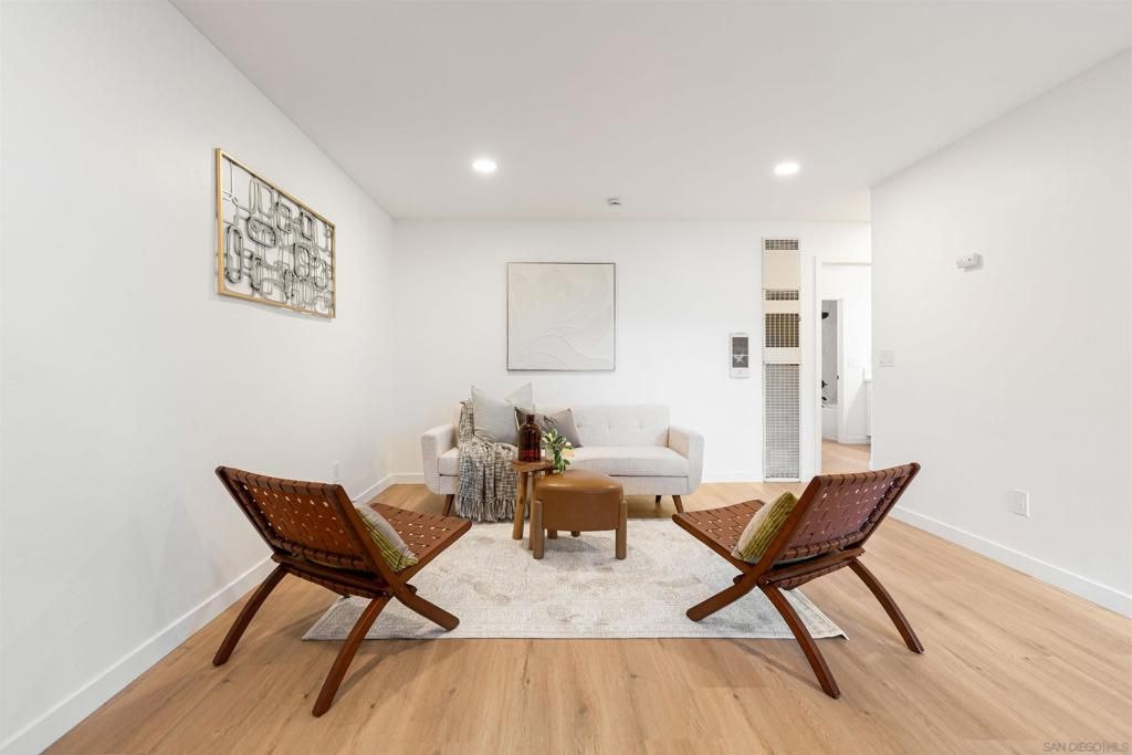 Image 11 of property listing at 540 Oakdale Ln C, El Cajon, CA 92021