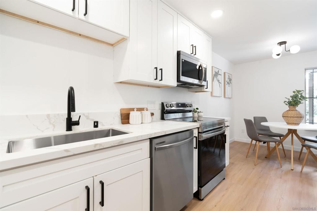 Image 18 of property listing at 540 Oakdale Ln C, El Cajon, CA 92021