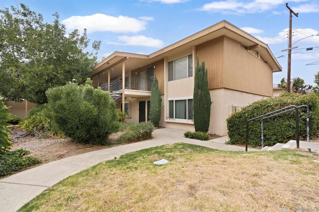 Image 2 of property listing at 540 Oakdale Ln C, El Cajon, CA 92021