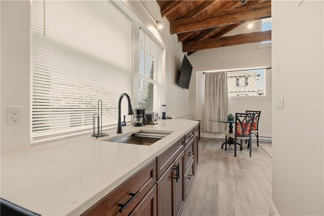 98 Kay Street 4, Newport, RI 02840