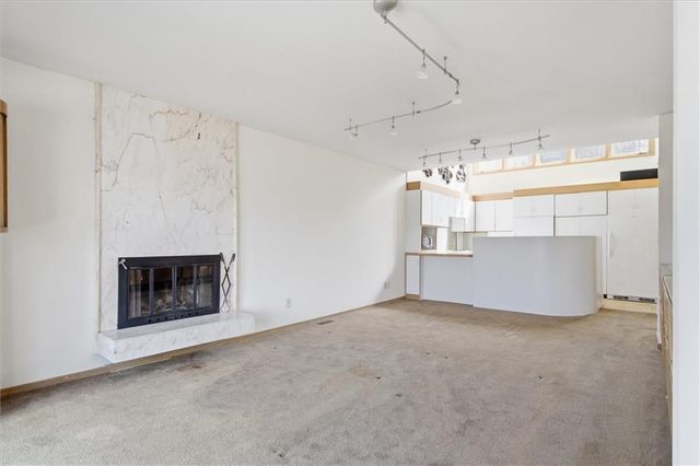 125 Lakeshore Drive S, Lake Quivira, KS 66217