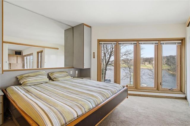 125 Lakeshore Drive S, Lake Quivira, KS 66217