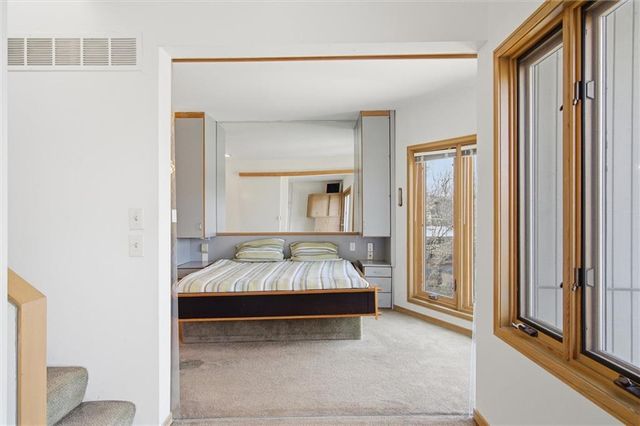 125 Lakeshore Drive S, Lake Quivira, KS 66217