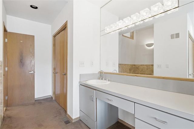 125 Lakeshore Drive S, Lake Quivira, KS 66217