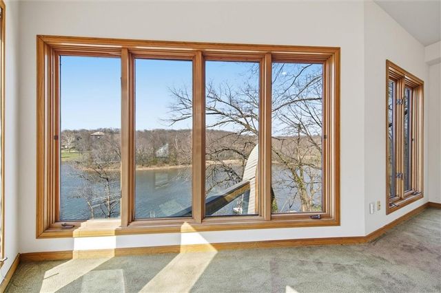 125 Lakeshore Drive S, Lake Quivira, KS 66217