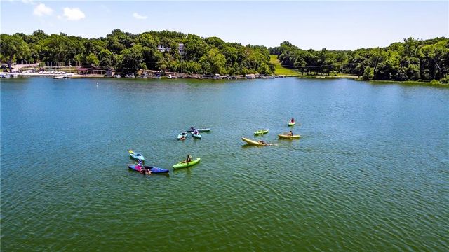 125 Lakeshore Drive S, Lake Quivira, KS 66217