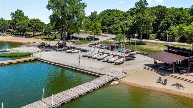 125 Lakeshore Drive S, Lake Quivira, KS 66217