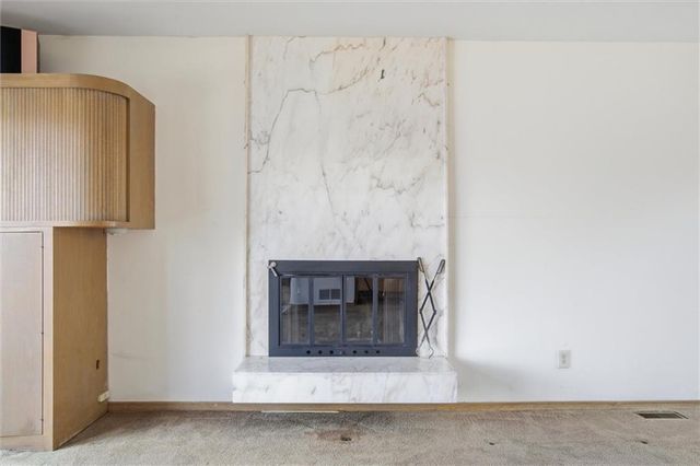 125 Lakeshore Drive S, Lake Quivira, KS 66217