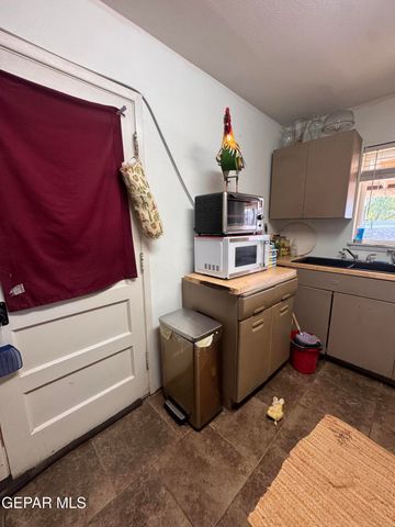 907 BRAZIL Place, El Paso, TX 79903