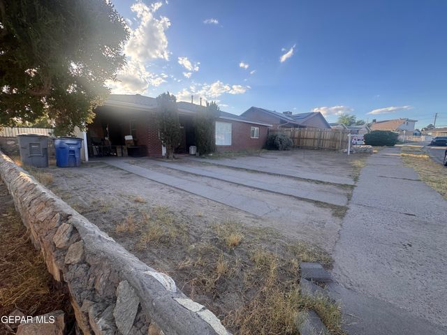 907 BRAZIL Place, El Paso, TX 79903