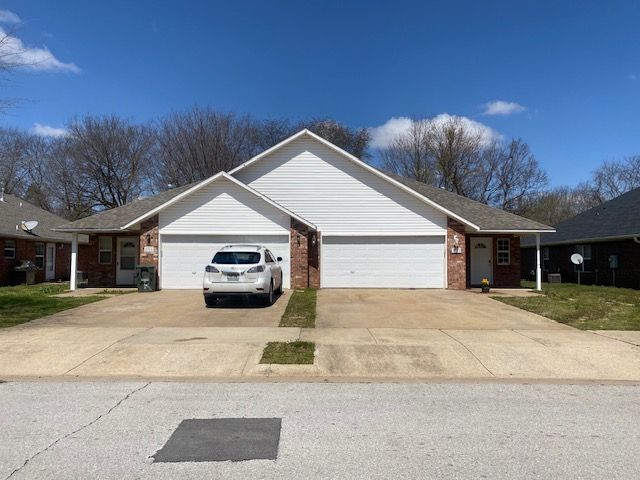 2312 W Skyler Drive, Fayetteville, AR 72703