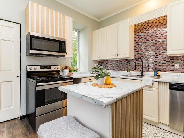 1423 3rd Ave, Beaver Falls, PA 15010