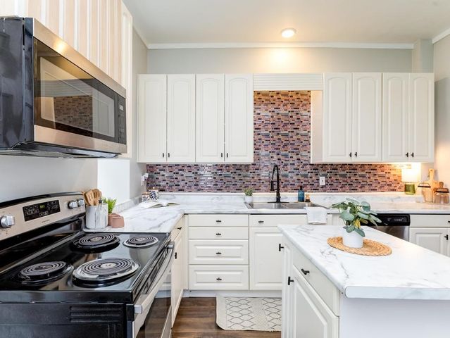1423 3rd Ave, Beaver Falls, PA 15010