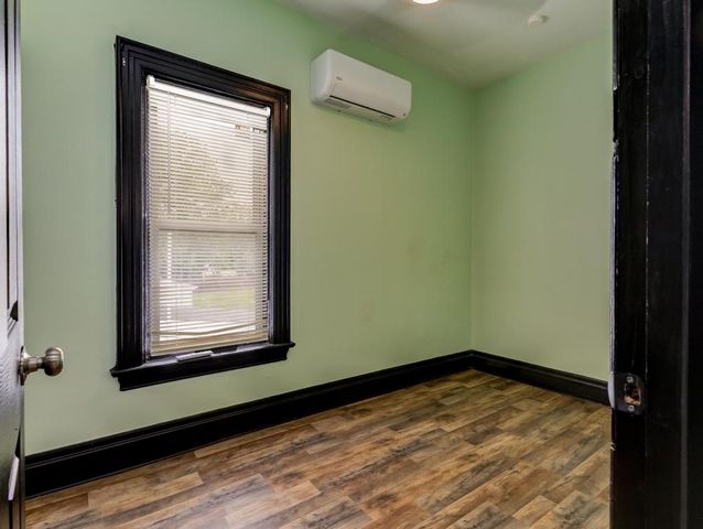 1423 3rd Ave, Beaver Falls, PA 15010