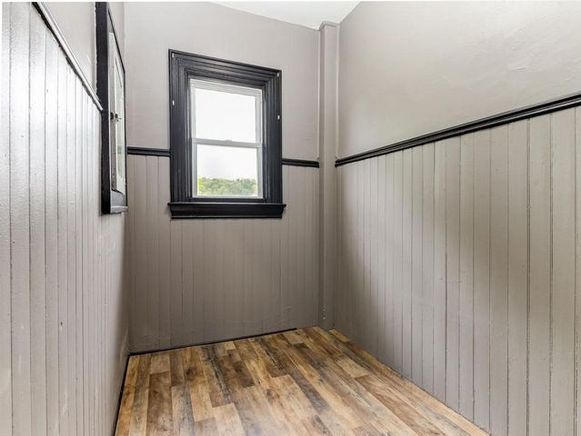 1423 3rd Ave, Beaver Falls, PA 15010