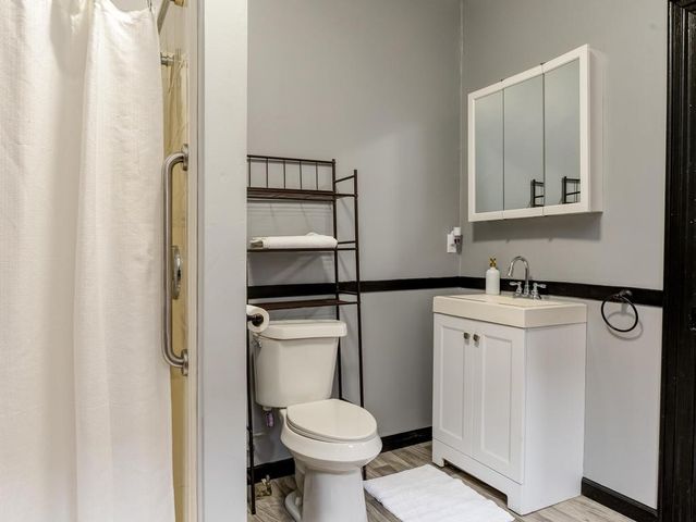 1423 3rd Ave, Beaver Falls, PA 15010