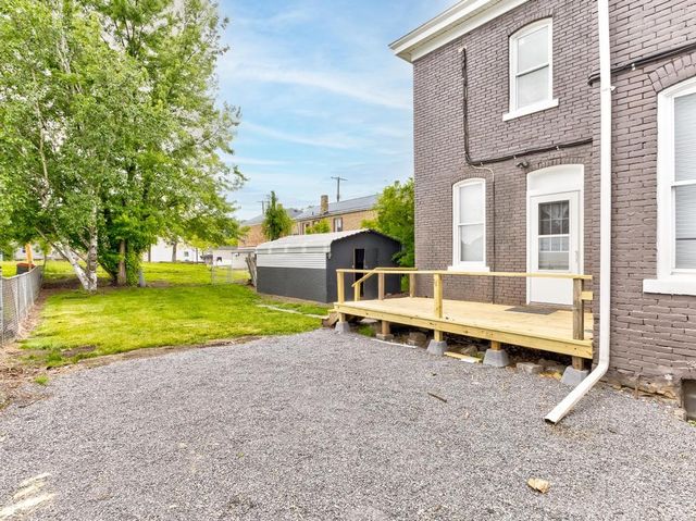 1423 3rd Ave, Beaver Falls, PA 15010
