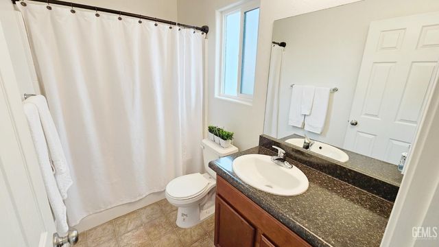 1018 Guadalupe Avenue, Bakersfield, CA 93307