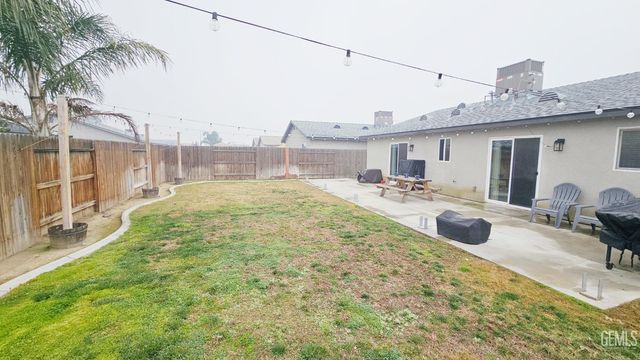 1018 Guadalupe Avenue, Bakersfield, CA 93307