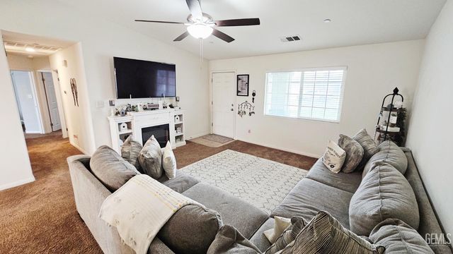 1018 Guadalupe Avenue, Bakersfield, CA 93307