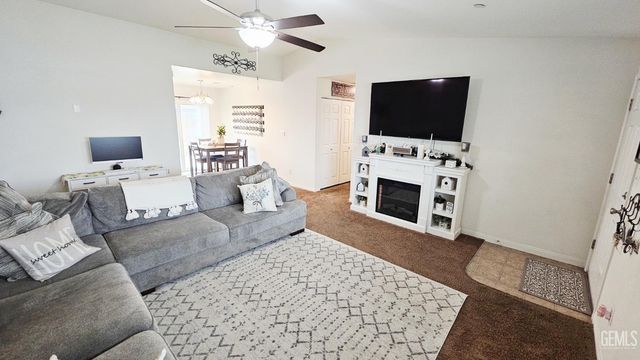 1018 Guadalupe Avenue, Bakersfield, CA 93307