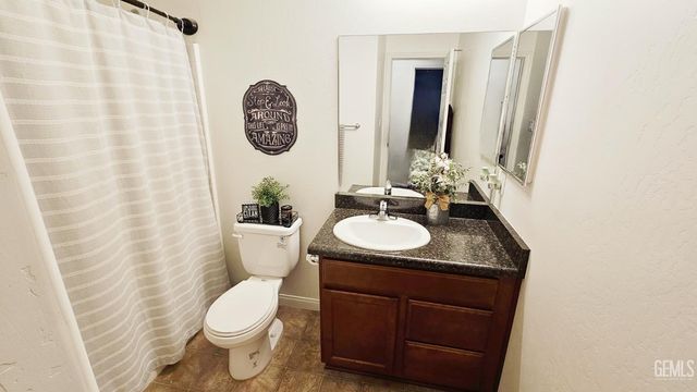 1018 Guadalupe Avenue, Bakersfield, CA 93307