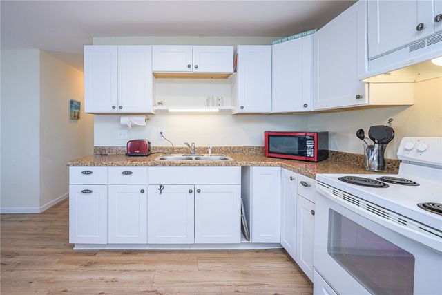 2023 S Kossuth St, Rockport, TX 78382