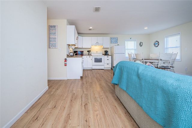 2023 S Kossuth St, Rockport, TX 78382