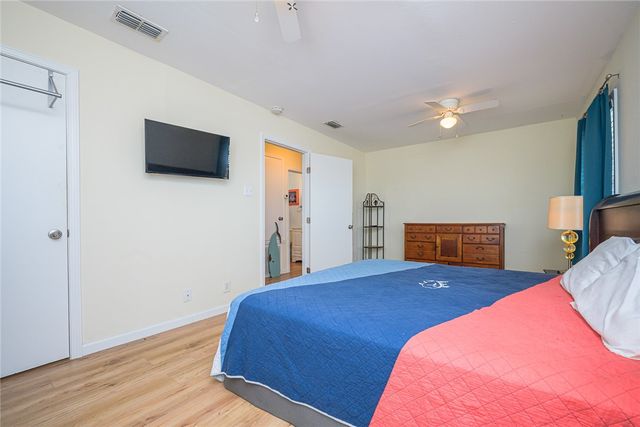 2023 S Kossuth St, Rockport, TX 78382