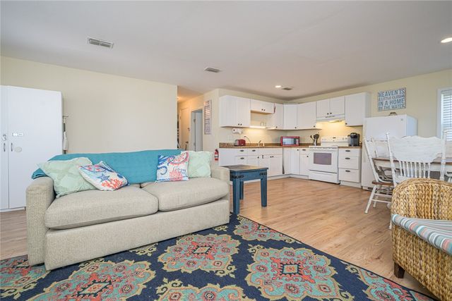 2023 S Kossuth St, Rockport, TX 78382