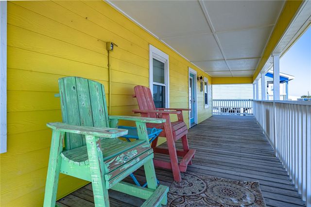 2023 S Kossuth St, Rockport, TX 78382