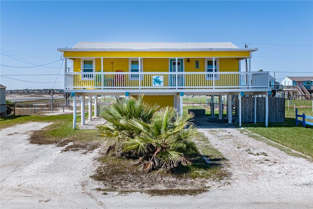 2023 S Kossuth St, Rockport, TX 78382