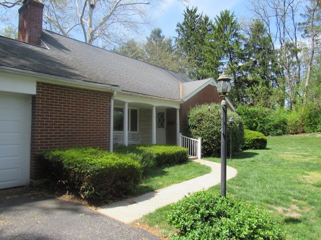 517 Locust Hill Drive 517 Locust Hill Drive, Englewood, OH 45322