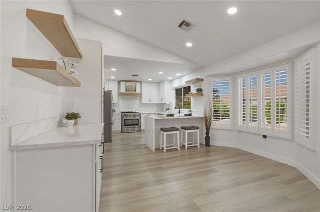 8916 Mountain Gate Drive, Las Vegas, NV 89134