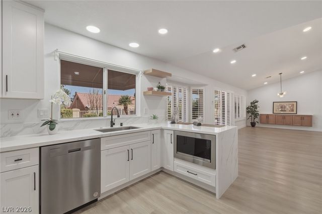 8916 Mountain Gate Drive, Las Vegas, NV 89134