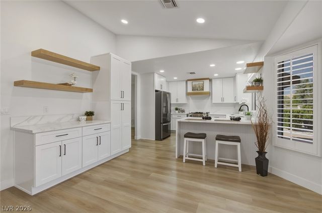 8916 Mountain Gate Drive, Las Vegas, NV 89134