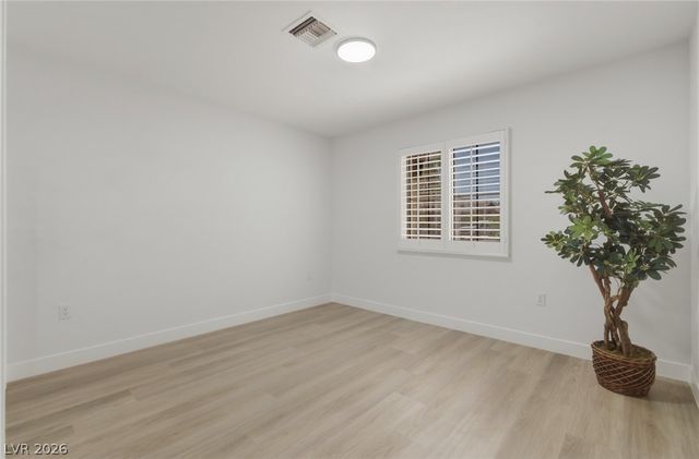 8916 Mountain Gate Drive, Las Vegas, NV 89134