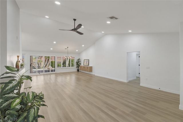 8916 Mountain Gate Drive, Las Vegas, NV 89134