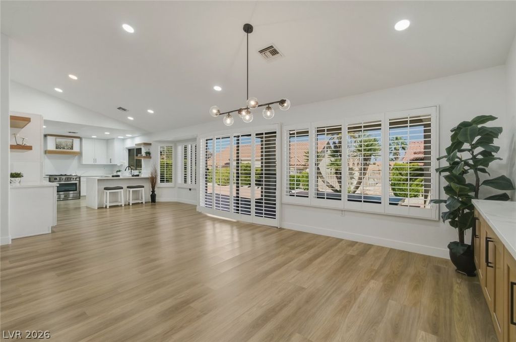 Image 16 of property listing at 8916 Mountain Gate Drive, Las Vegas, NV 89134