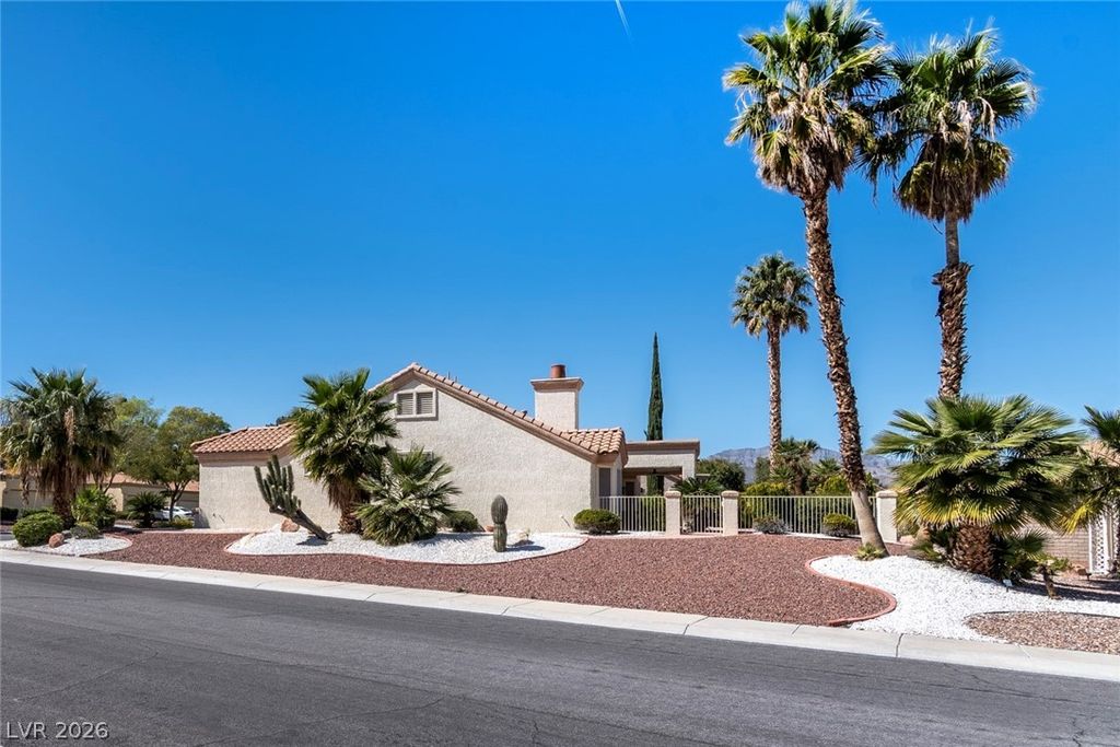 Image 2 of property listing at 8916 Mountain Gate Drive, Las Vegas, NV 89134