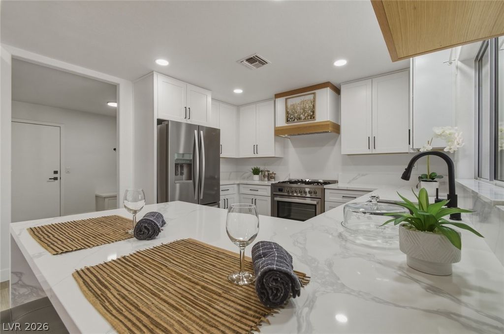 Image 22 of property listing at 8916 Mountain Gate Drive, Las Vegas, NV 89134