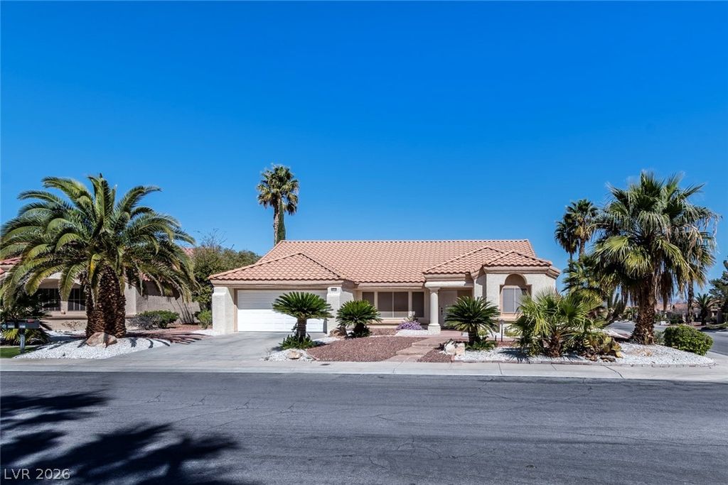 Image 4 of property listing at 8916 Mountain Gate Drive, Las Vegas, NV 89134