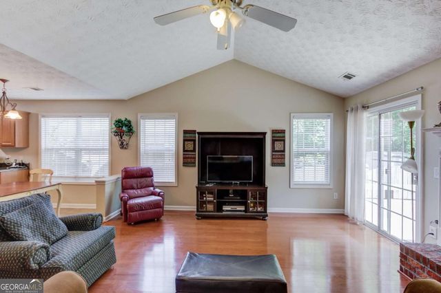 5614 Ashmoore Court, Flowery Branch, GA 30542