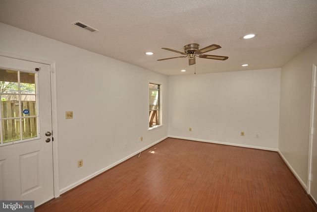 46760 HOBBLEBUSH TER, Sterling, VA 20164