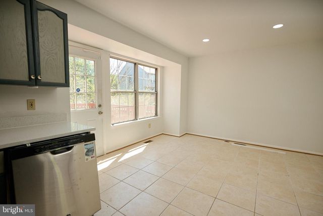 46760 HOBBLEBUSH TER, Sterling, VA 20164