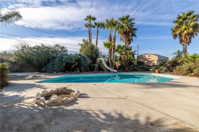 1098 Richards, Perris, CA 92571